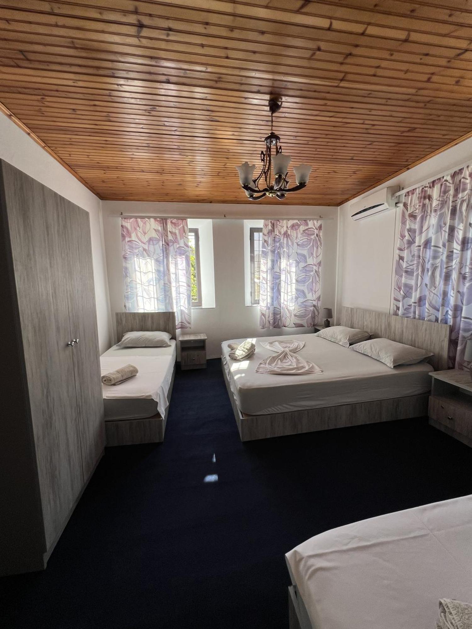 Onetwosleep Guesthouse Shkodër 외부 사진