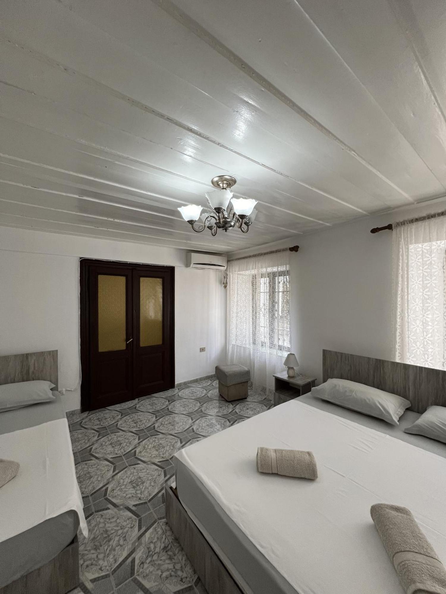 Onetwosleep Guesthouse Shkodër 외부 사진