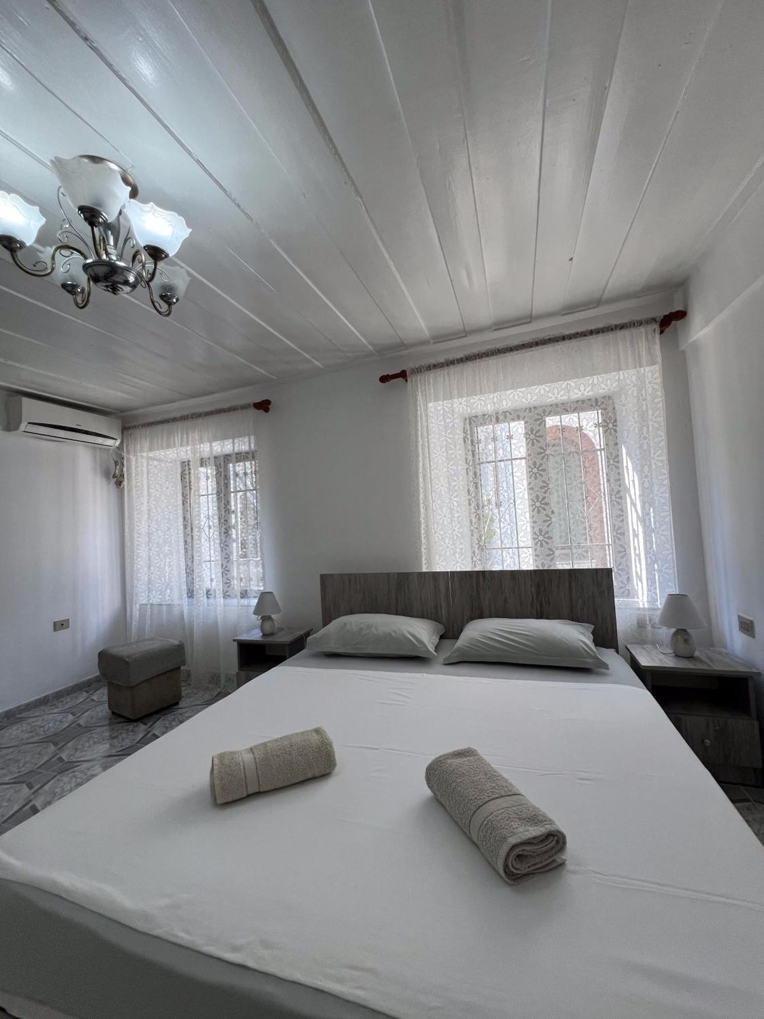 Onetwosleep Guesthouse Shkodër 외부 사진